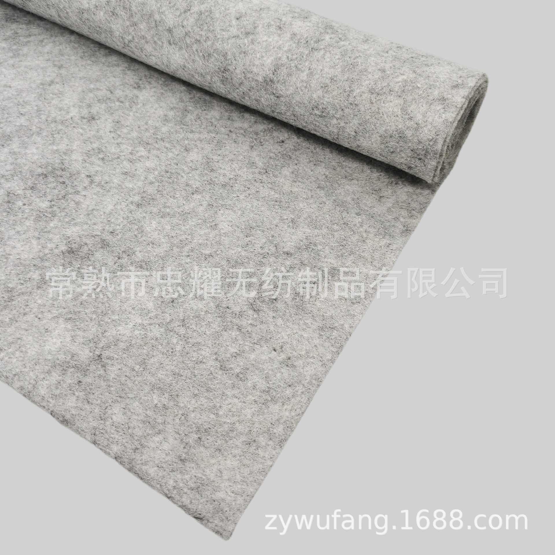 浅灰色针刺无纺布帽材涤纶包装布复合无纺布地毯底布毛毡复合底布