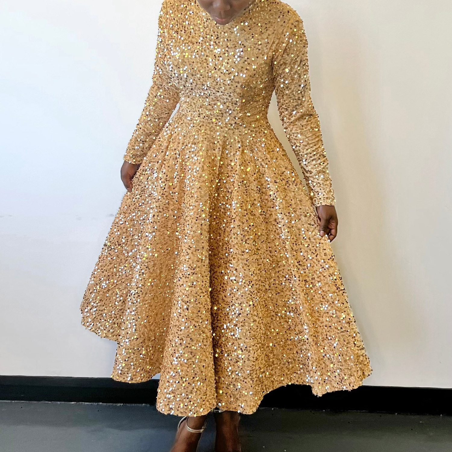 Wholesale Women's Elegant Classic Style Sequins Solid Color Banquet Evening Party Round Neck Long Sleeve Swing Wholesale Women's Elegant Classic Style Sequins Solid Color Banquet Evening Party Round Neck Long Sleeve Swing