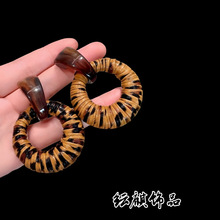 �͹ű��y�׺ΈAȦ���hŮ�OӋ��С���䵭�L���2025���¿��F������