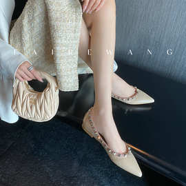 2025春秋新款铆钉尖头平底单鞋女超纤内里透气百搭轻便舒适工作鞋