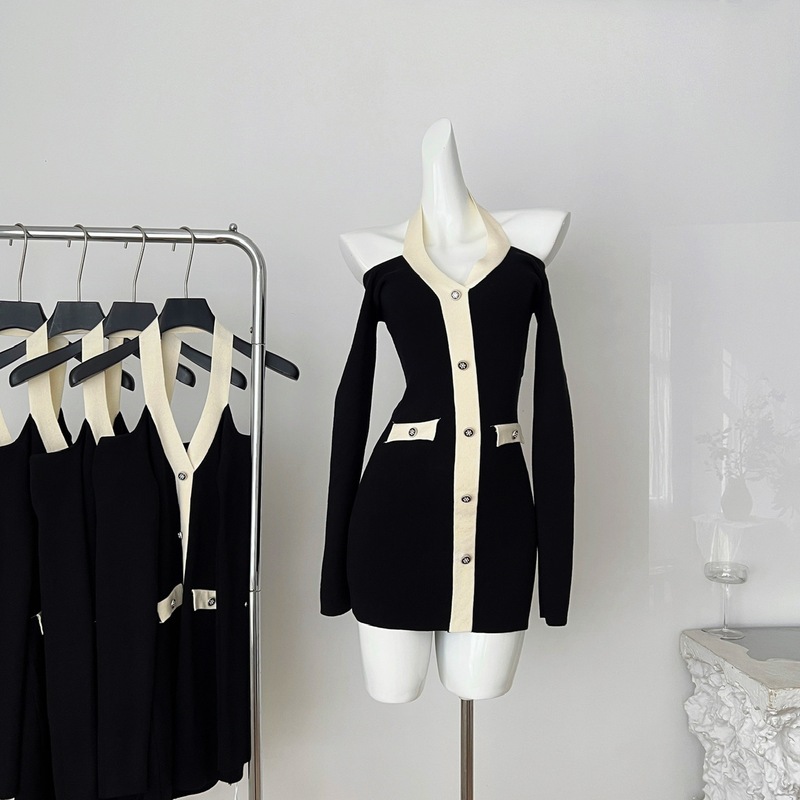 Q Niche Designer Brand's New Autumn and Winter Short Skirt, Slim-Fit Color-Blocked Knit Dress, Inner Layering Slimming Bodycon Skirt