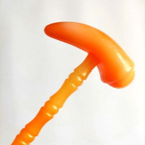 Horn hammer does not ask for itching, scratches the meridians of the whole body, hammers the massage stick, and scratches the back. It is a multi-functional massage hammer.
