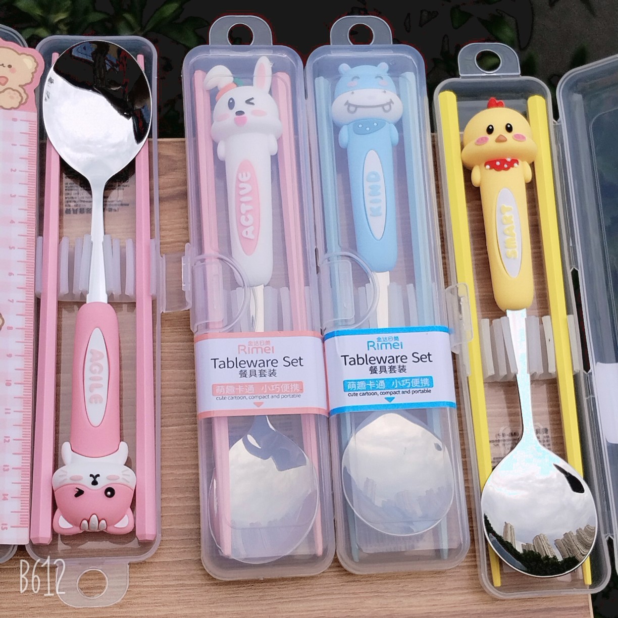 Nueva moda caja de dibujos animados de acero inoxidable regalo snack cubiertos set estudiantes portátiles cucharas al aire libre palillos