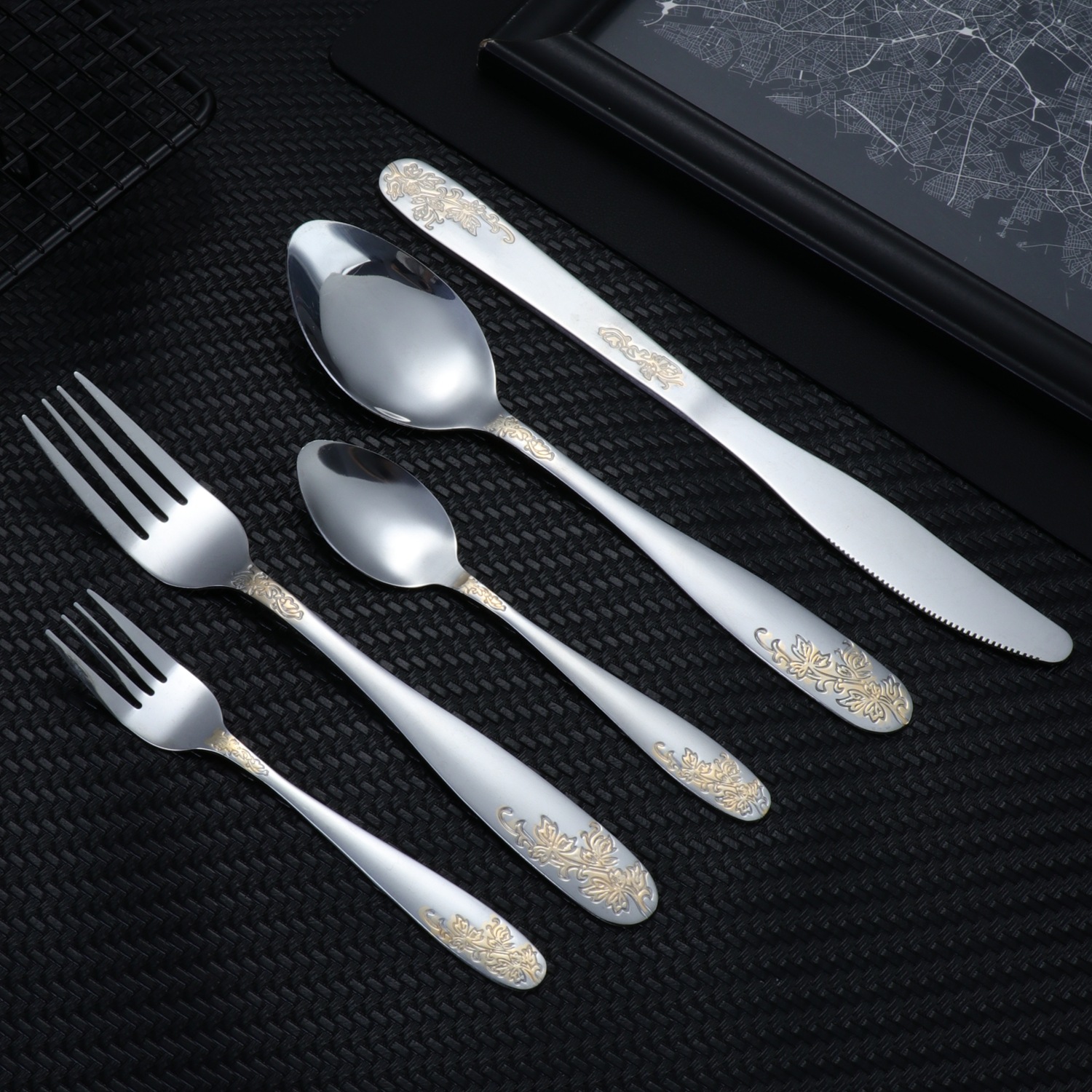 Cross-border stainless steel series embossed pattern western-style tableware exquisite retro gold-plated craft creative knife, fork and spoon suit