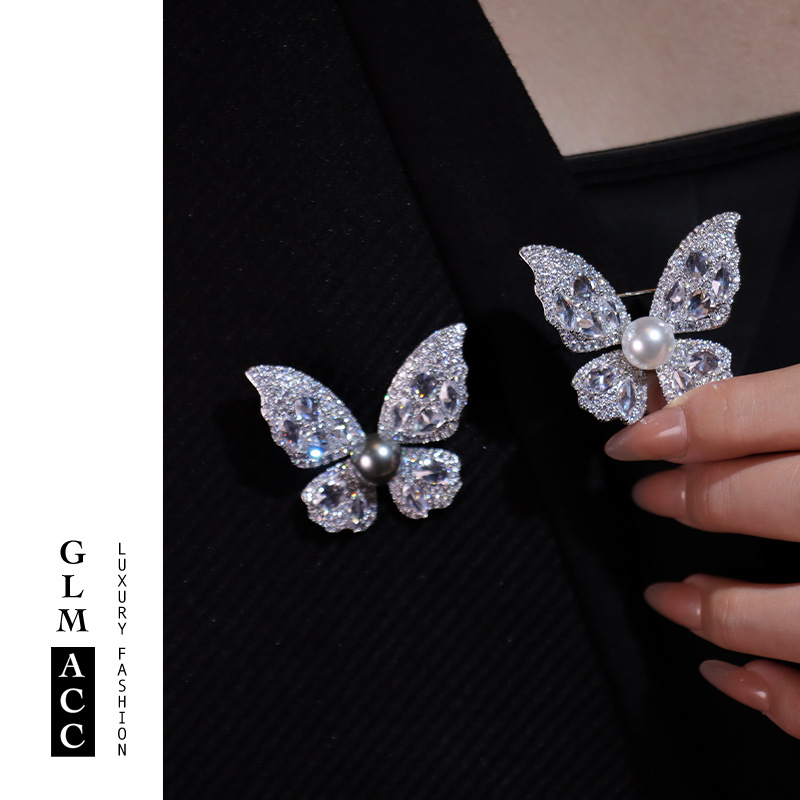 2026 Full Diamond Zircon Pearl Butterfly Brooch Clothing Brooch Inlaid with Brilliant Stones Accessory Pin Coat Decoration
