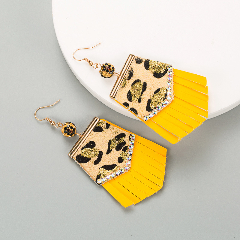 Bohemian Leopard Print Leather Earrings display picture 9