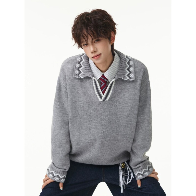 Old money style faux two-piece sweater for men, autumn lazy and relaxed V-neck knit top, stylish design for work or casual wear Old money style faux two-piece sweater for men, autumn lazy and relaxed V-neck knit top, stylish design for work or casual wear