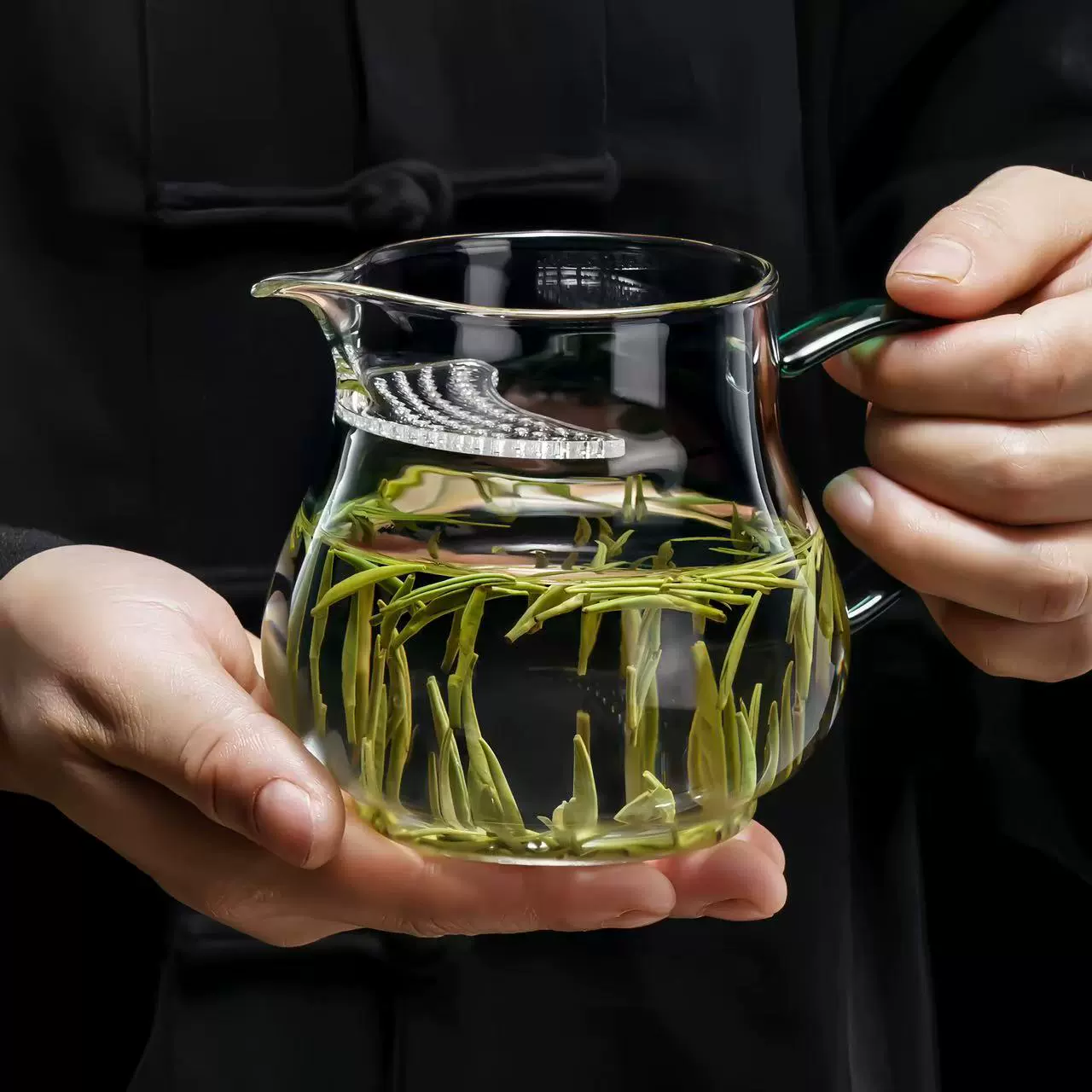 厂家批发新款耐热玻璃公杯带过滤月牙公道杯分茶器鹰嘴茶海泡茶杯