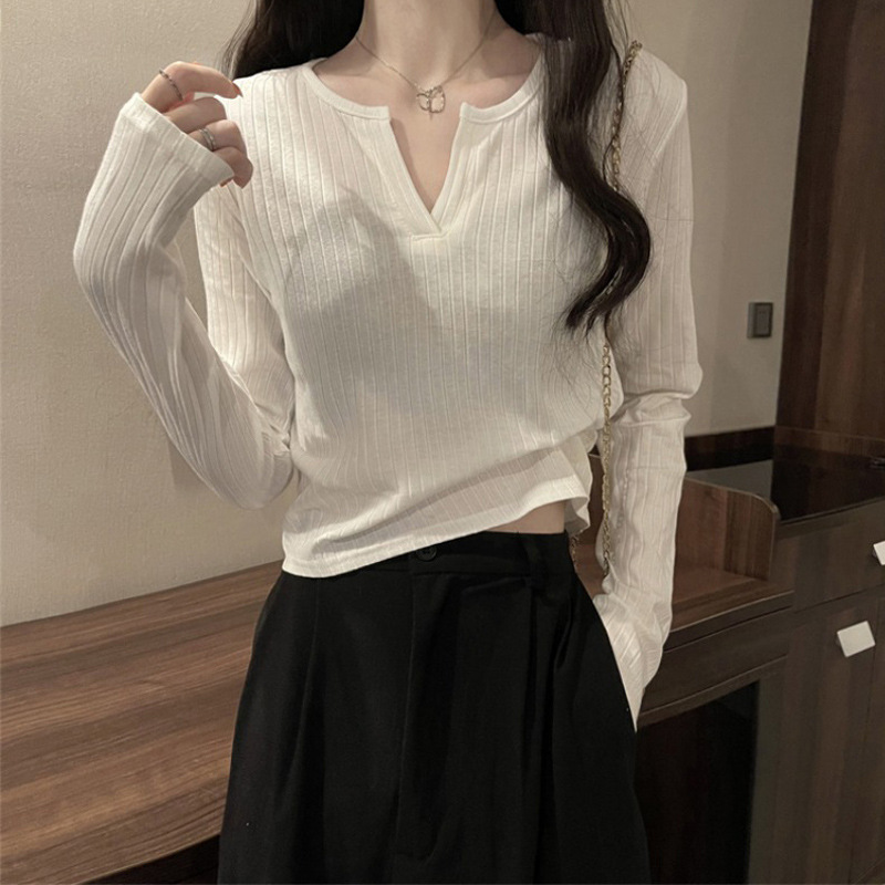 白色打底衫女内搭春秋长袖t恤女2025年新款修身v领chic外穿上衣服|undefined