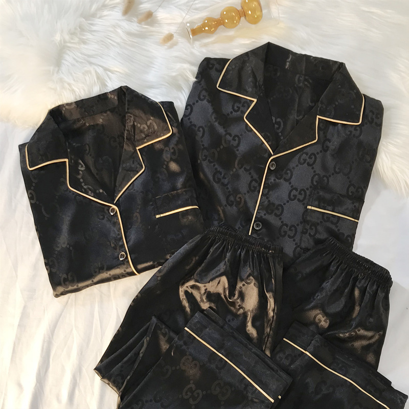 Par de pijamas de primavera y otoño delgada de seda de hielo de manga larga de alto sentido 2024 Nuevo más tamaño de los hombres y las mujeres de verano homewear traje