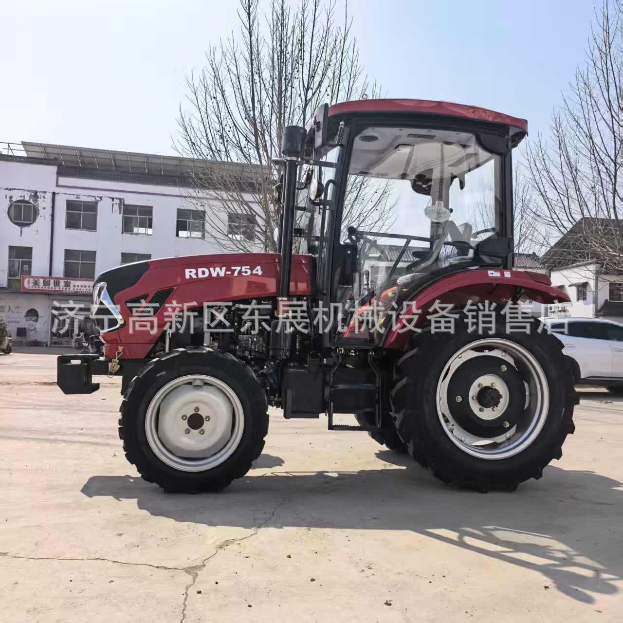 出口拖拉机四轮农用拖拉机 中型四驱拖拉机 强动力轮式拖拉机