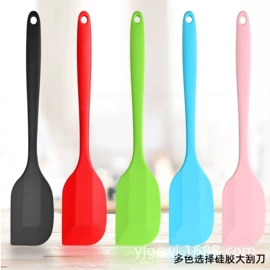 烹饪勺铲;烧烤刷;食物研磨器