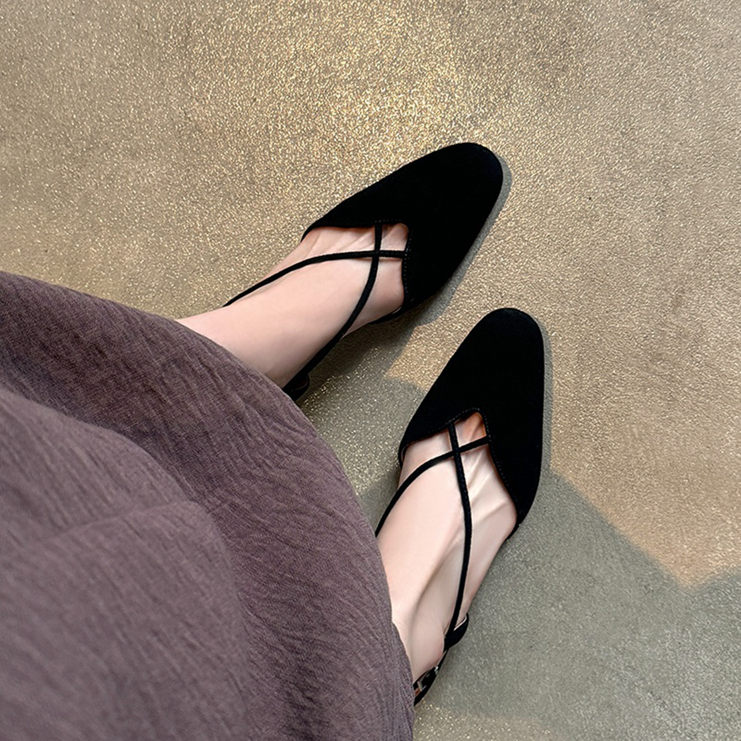 Sandal nữ quai ngang mũi trùm gót vuông 5 cm phong cách Hàn Quốc — đen