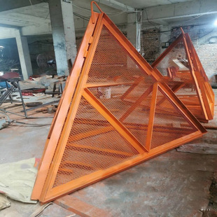 Anti-Flood and Emergency Carbon Steel Flood Prevention Triangular Cone 0.6m? Leak-Blocking Triangular Cone Net 1.75* 1.5m
