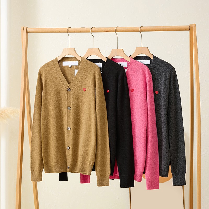 Chuanjiu Mini Heart V Neck 100% Wool Knitted Long-Sleeved Cardigan Jacket Play Bowling Sweater Same Style for Men and Women Chuanjiu Mini Heart V Neck 100% Wool Knitted Long-Sleeved Cardigan Jacket Play Bowling Sweater Same Style for Men and Women