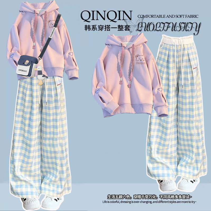 A Fresh and Simple Autumn Outfit Set for Middle School Students, Featuring a Stylish Hooded Sweatshirt and Plaid Wide-Leg Pants Set