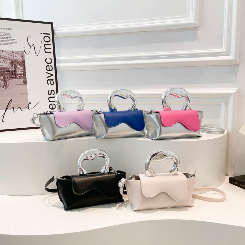 Bolso femenino de alta calidad Xiaoqing 2025 nuevo bolso cuadrado pequeño diseño de nicho bolso pequeño brillante de mensajero de un solo hombro