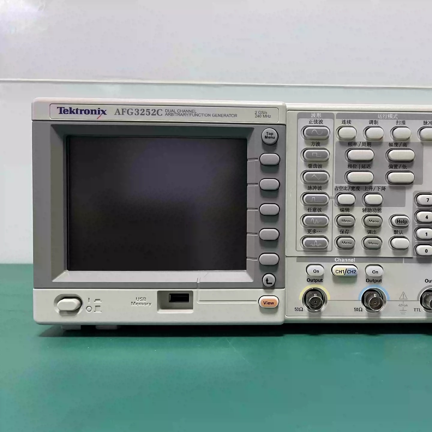 Tektronix  AFG3252C 一款高性能、多功能的任意函数发生器 2通道