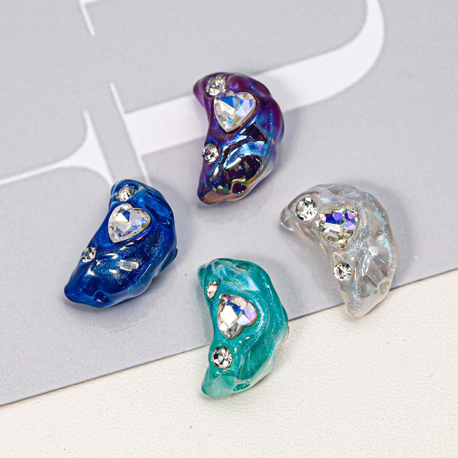 Haijia hielo belleza agujero recto diamante Luna ZIRCON cristal DIY teléfono móvil cadena joyería colgante Accesorios al por mayor