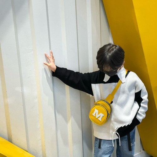 Internet celebrity children's small shoulder bag  new boys trendy and cool shoulder bag fashionable baby PU letter crossbody small chest bag