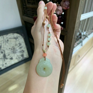 Hotan jade antique buckle, clear water material, delicate water, beautiful color, carved antique pattern, workmanship