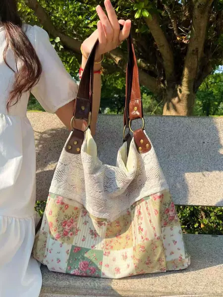 Korean-Style Floral Canvas Bag with Contrasting Lace Stitching, Large-Capacity Commuter Tote Bag, Casual Style Underarm Shoulder Bag