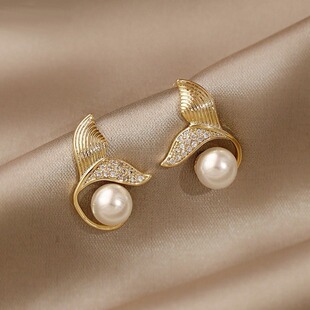 925 Tremella Needle Fish Tail Pearl Earrings Simple Temperament Women's High Sense Internet Celebrity 2022 New Fashionable Earrings