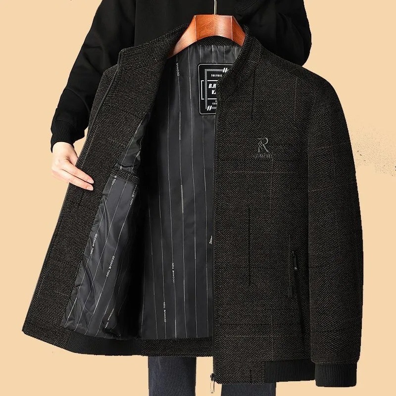 新しい春と秋の薄い中年の男性服のお父さんは中年の男性のボタンのジャケットを着ます。|undefined