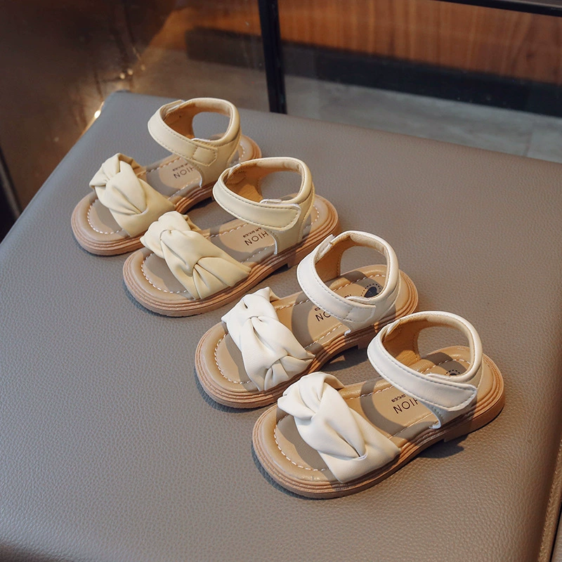 2025 новые летние девичьи туфли в корейском стиле, сандалии для детей с открытым носком, туфли-принцессы с мягкой подошвой, модные пляжные туфли для малышей