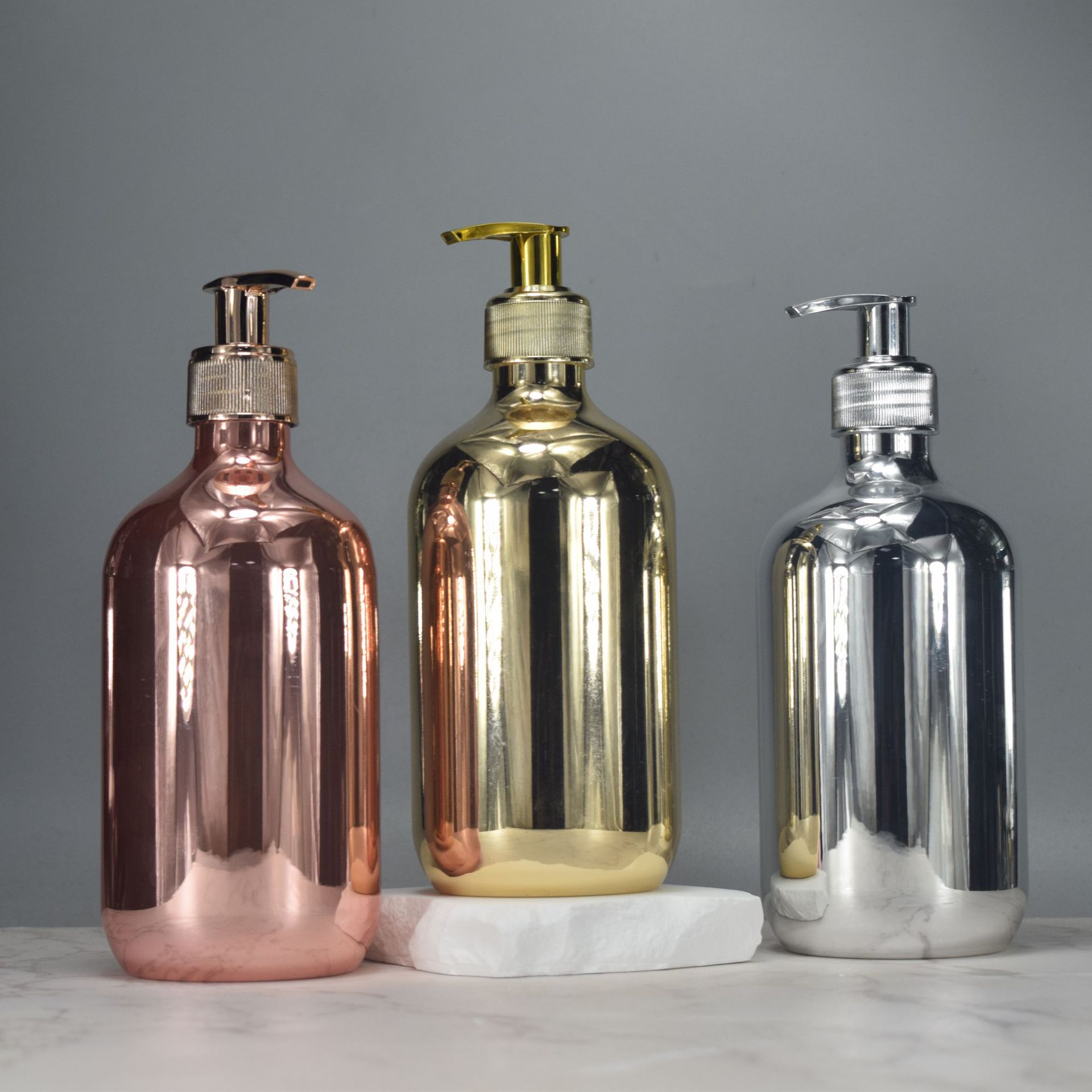 500ml300ml botella de loción de plata galvanoplastia de alta gama de lavado y protección sub-embalaje botella de prensa botella de embalaje cosmético de plástico