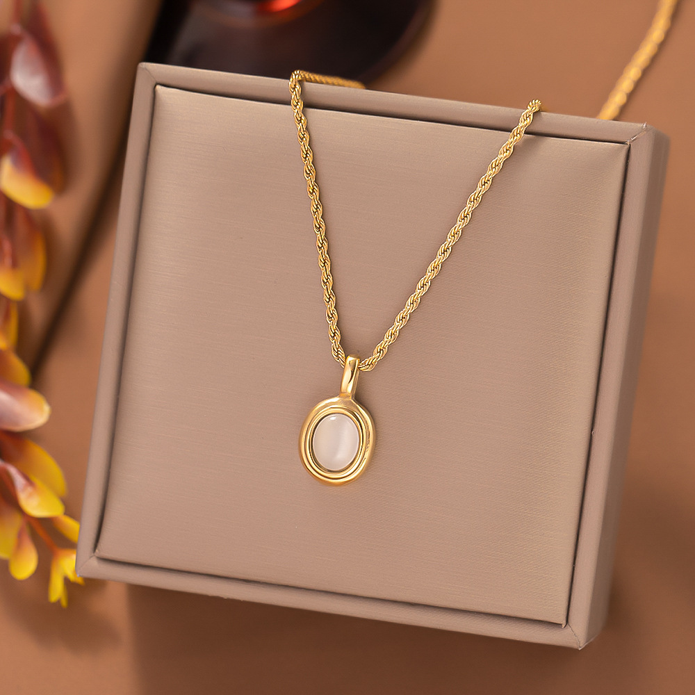 PVD Coated Gold Plating Process Real Gold Plated Plating Material PVD Coated Real Gold Plated 18K Gold Oval 304 Stainless Steel Retro Waterproof Non Tarnish 304 Stainless Steel Pendant Necklace