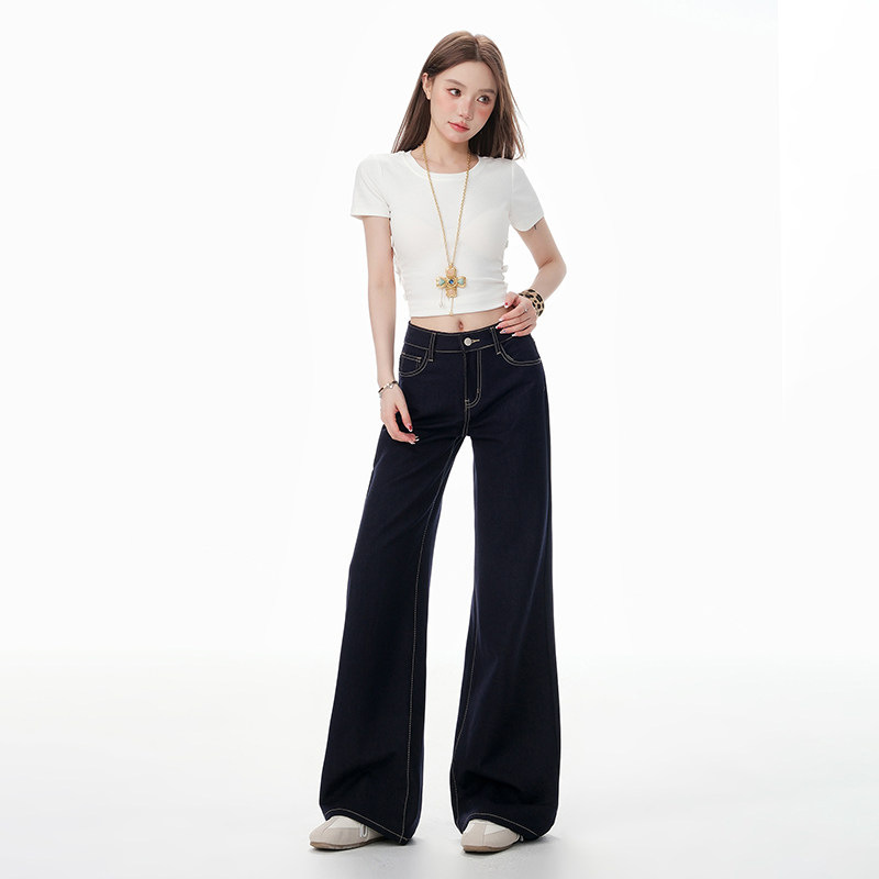 Denim blue flared jeans for women, autumn 2026 new style, not tight-fitting, with a loose, slimming, high-waisted design Denim blue flared jeans for women, autumn 2026 new style, not tight-fitting, with a loose, slimming, high-waisted design