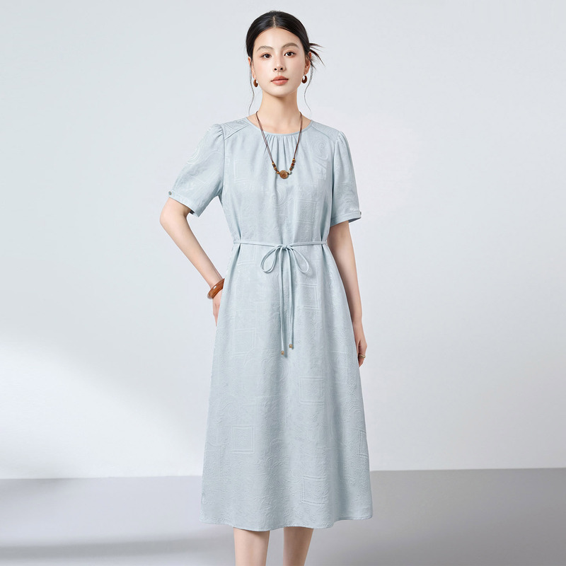 New Chinese Style 100% Mulberry Silk Floral Jacquard Dress with Dark Pattern, Waist-Cinching, Puff Sleeves, Silk Dress 3289 New Chinese Style 100% Mulberry Silk Floral Jacquard Dress with Dark Pattern, Waist-Cinching, Puff Sleeves, Silk Dress 3289