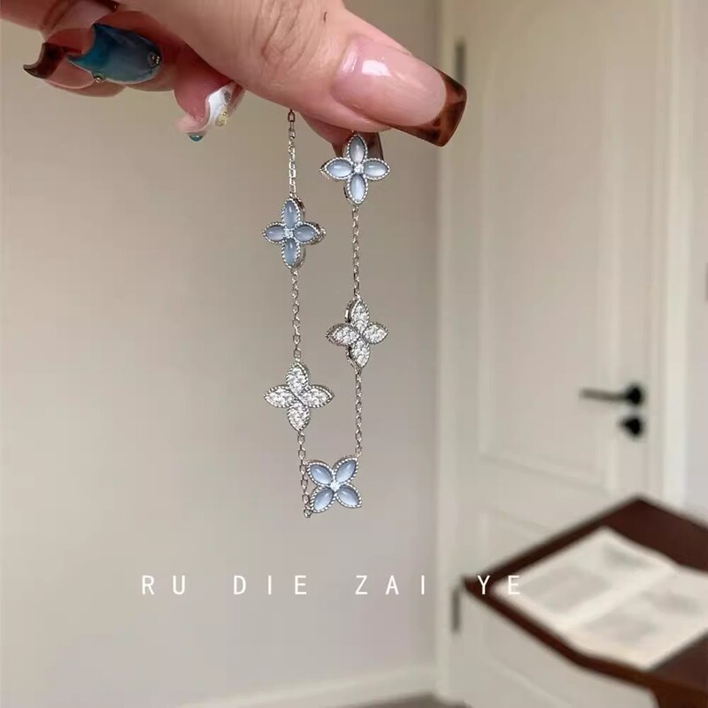 Blues Moment ~ Ultra-Transparent Blue Four-Leaf Clover Bracelet, Accessible Luxury and High-End Accessories for Wealthy Daughters