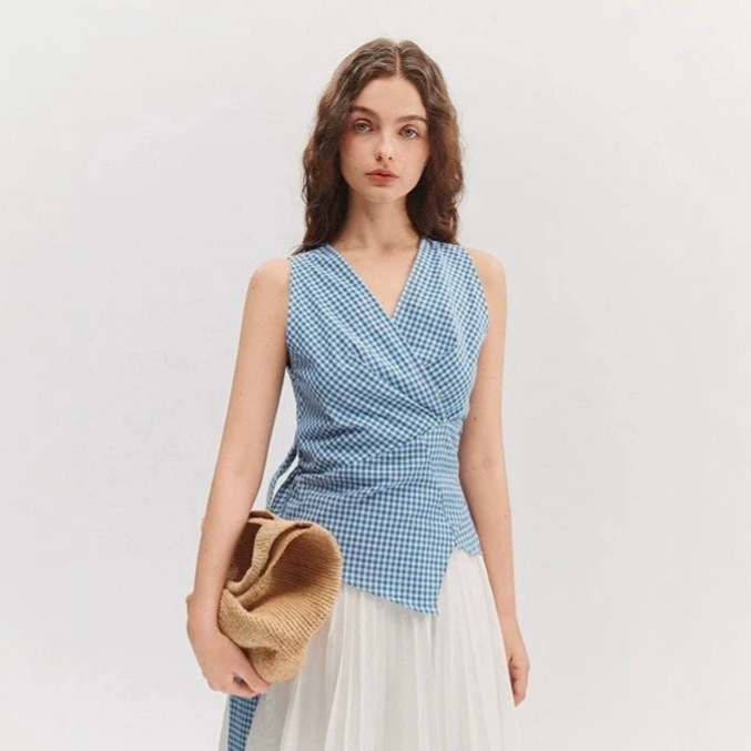 French-Style Pastoral Waist-Cinching Plaid Sleeveless Top for Women, New Design with Unique and Beautiful Features French-Style Pastoral Waist-Cinching Plaid Sleeveless Top for Women, New Design with Unique and Beautiful Features