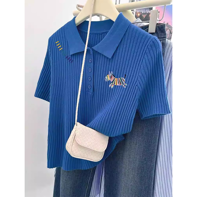 Áo thun polo nữ tay ngắn cổ bẻ họa tiết cầu vồng ngựa con — Màu xanh da trời chi tiết 4