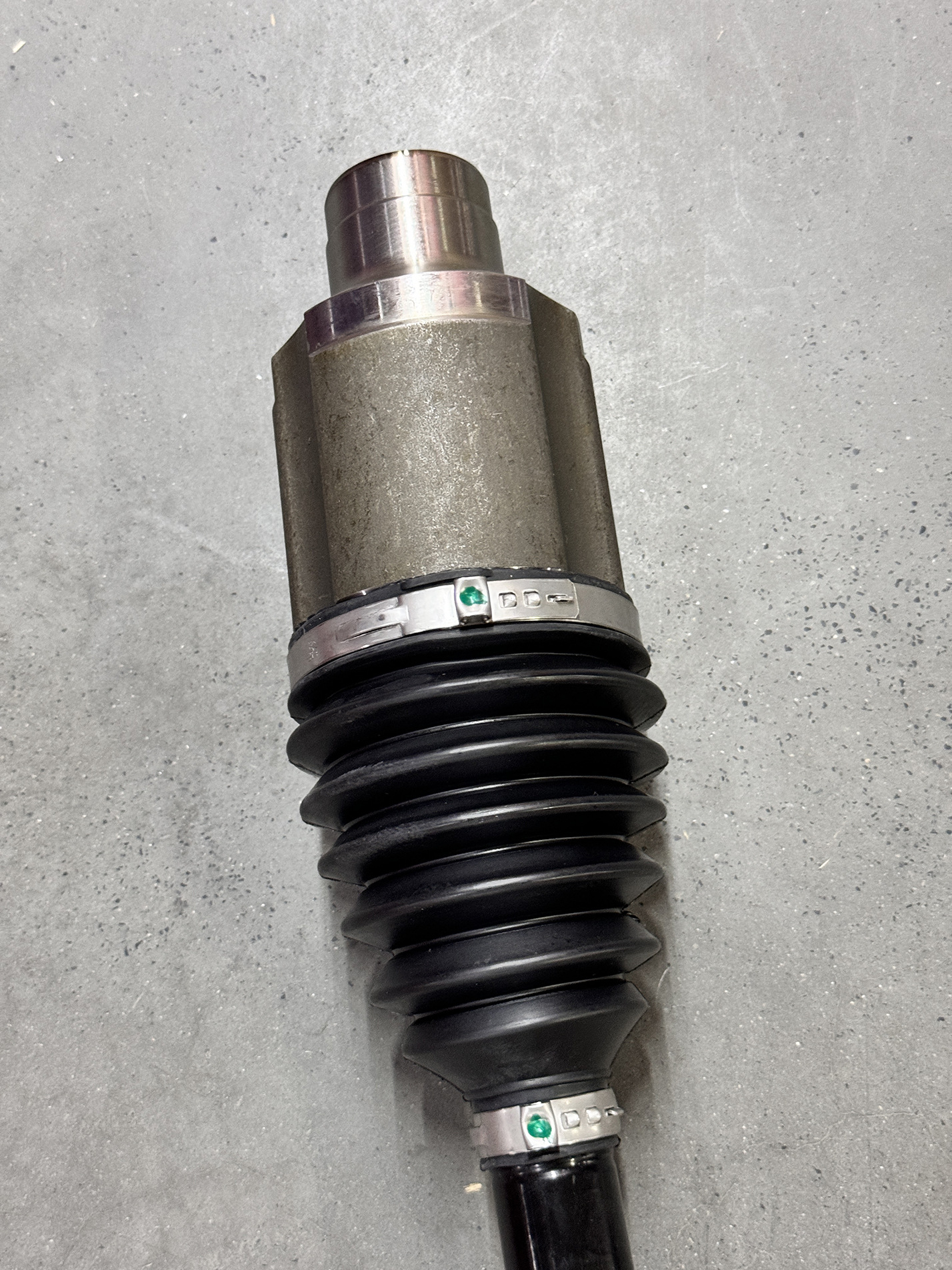 In-stock at the warehouse: Tesla Model S 2012-2016 front right half axle assembly 1030616-00-D