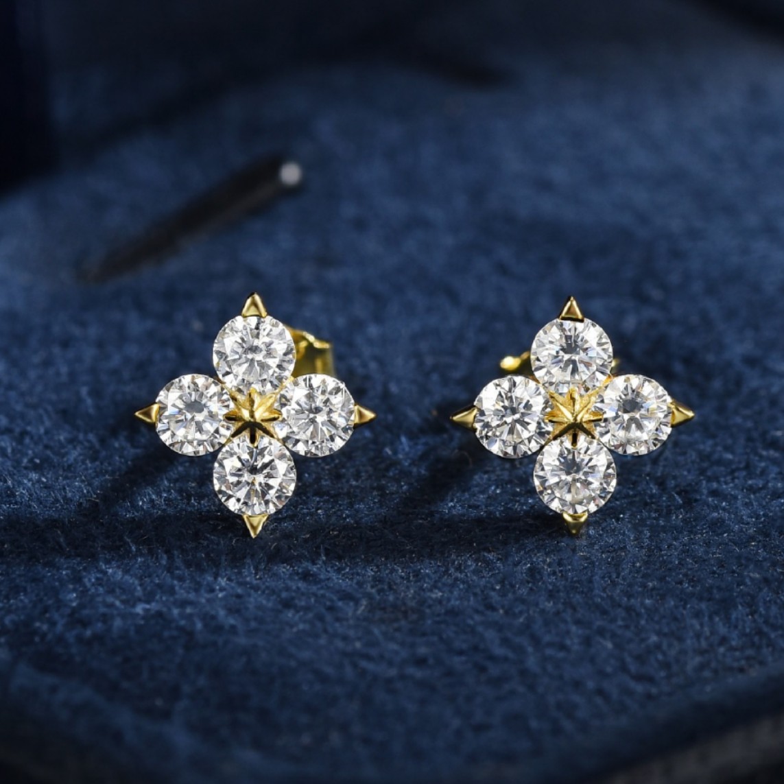 Moissanite S925 Sterling Silver Earrings for Women, a Pair of Light Luxury Four-Leaf Clover Earrings, Live Broadcast Cross-Border Factory Wholesale and Dropshipping