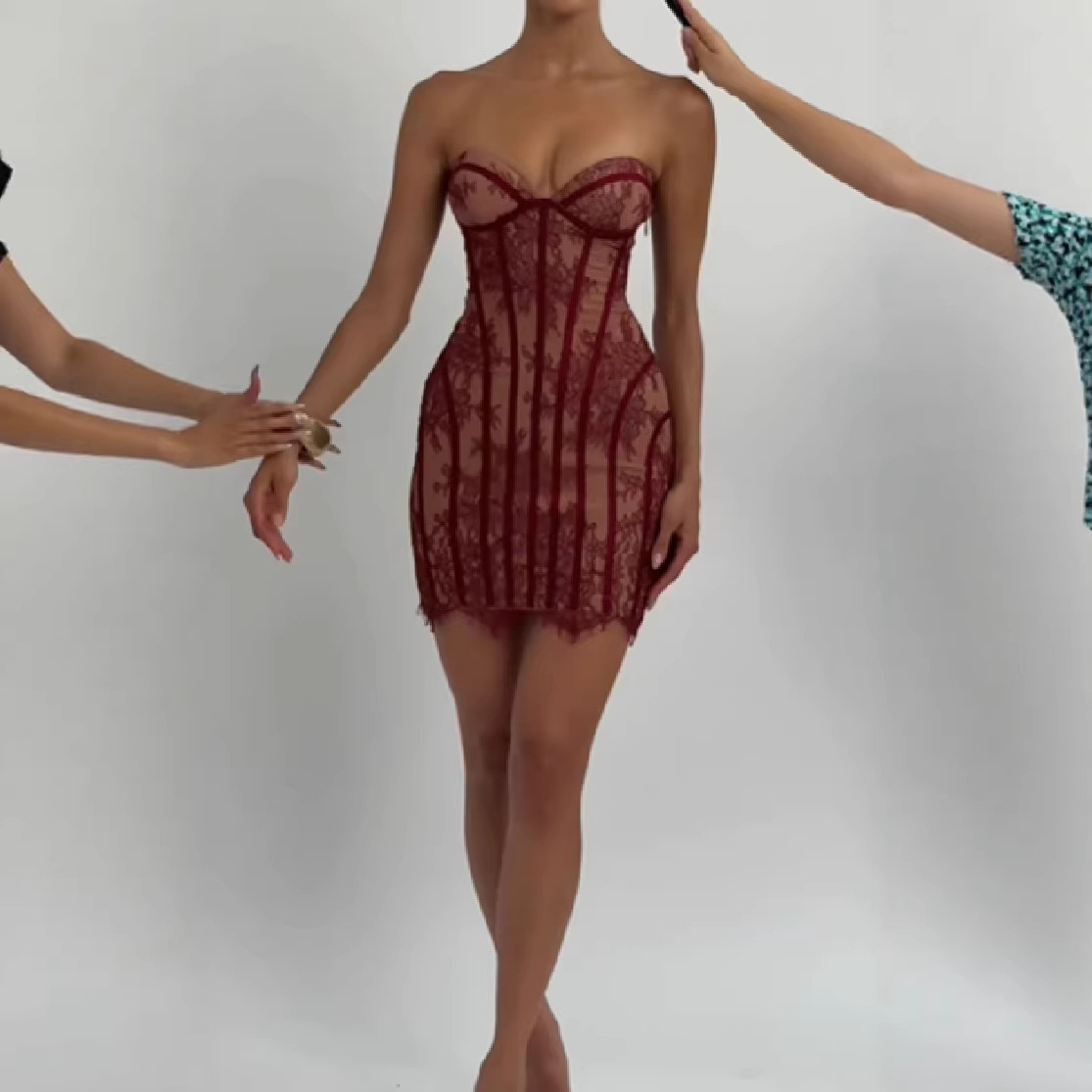 Sexy Lace Tube Top Bodycon Slimming Dress New Women Dress For Beach Party Hottie Style Clothing_ecoleips.com