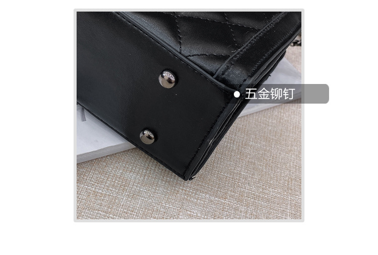 Fashion One-shoulder Messenger Rhombic Small Square Bag display picture 21