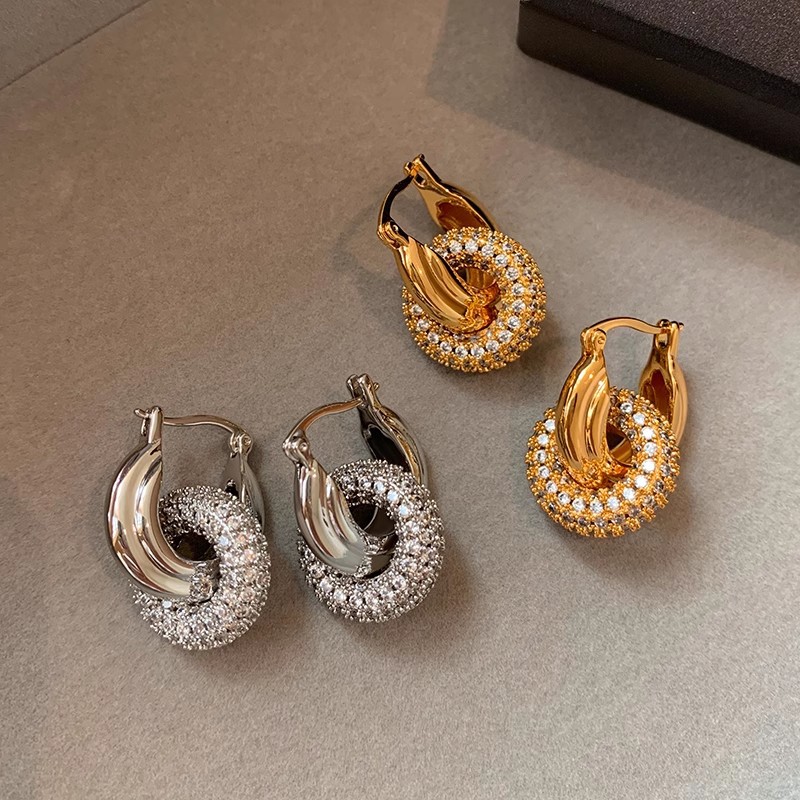 Orecchini minimalisti in metallo con zirconi per donna, di alta gamma, nuovi, di nicchia, in oro, unici e di personalità, 2025._voghion.com