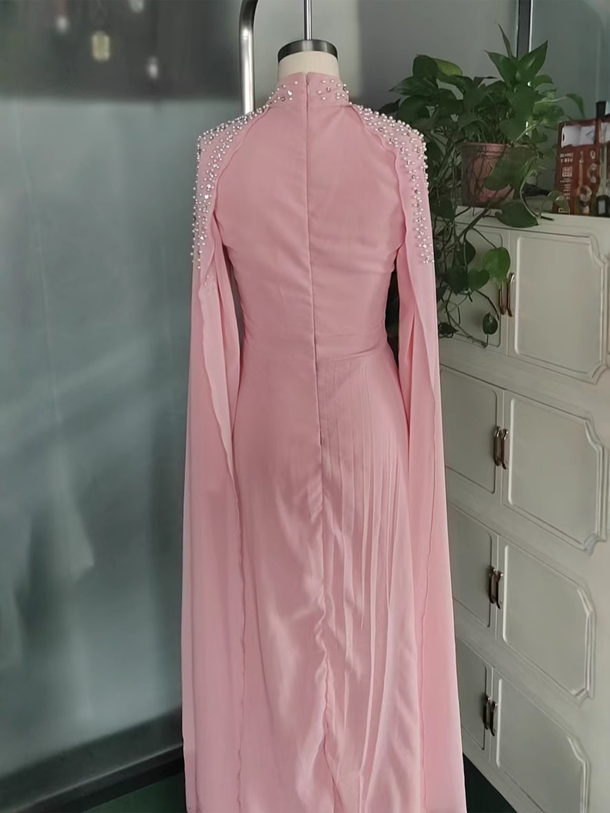 Abbigliamento da donna transfrontaliero 2026, temperamento sexy, gonna lunga alla moda con colletto rialzato, tuta in stile resort pieghettata con perline fino al pavimento