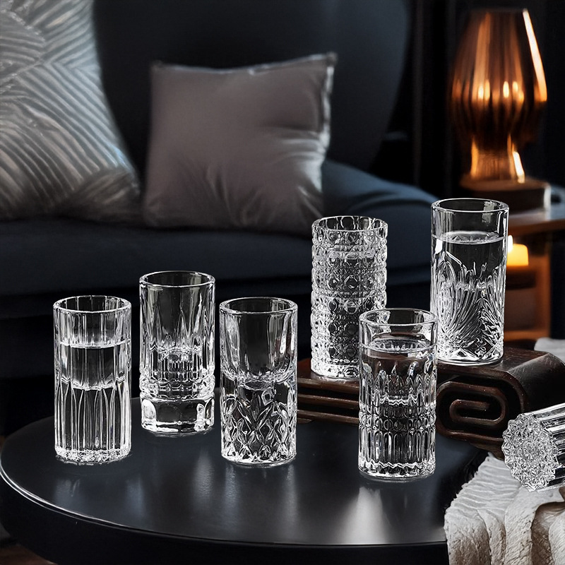 Taza de bala tallada de corte japonés, fondo grueso, copa de licor de luz de lujo, copa de vino extranjero, vidrio tallado, copa de vino blanco para el hogar