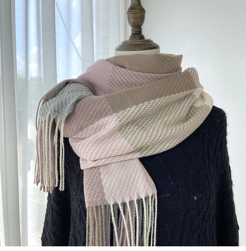 Women's Fashion Plaid Polyester Tassel Winter Scarves display picture 3