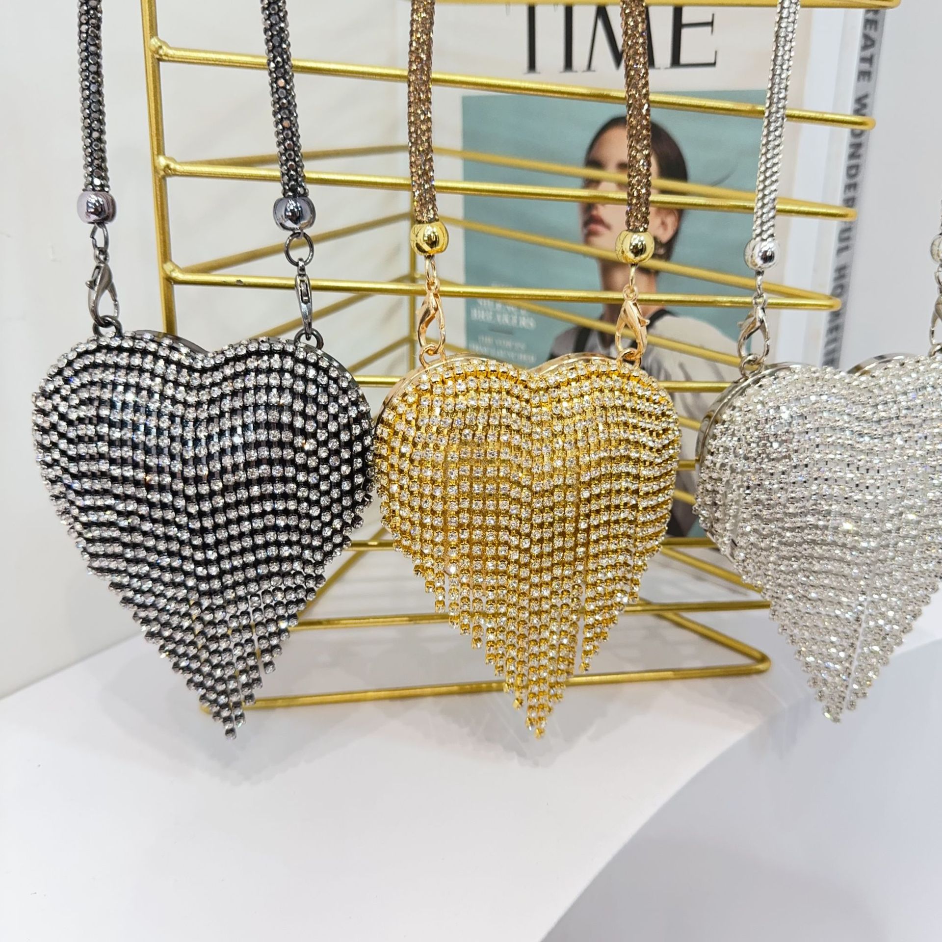 240g Weight Magnetic Buckle Closure Type Single Shoulder Strap Strap Type Shoulder Bag Bags Type Party Occasion Acrylic Material Women's Backpack Backpack Heart Shape Pattern All Seasons Season Women's Gender Elegant Style Heart-shaped Shape Arylic Heart Shape Heart-shaped Evening Bags 7