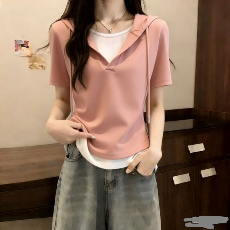 Simone Lainer Solid Color Hooded Faux Two-Piece Color-Blocking Top for Women, 2026 Summer New Style, Slimming and Age-Reducing Blouse Simone Lainer Solid Color Hooded Faux Two-Piece Color-Blocking Top for Women, 2026 Summer New Style, Slimming and Age-Reducing Blouse