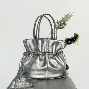 2025 New Guangzhou Goatskin Women's Bag Genuine Leather High-End Bag Versatile Handbag Exquisite Silver Lucky Bag