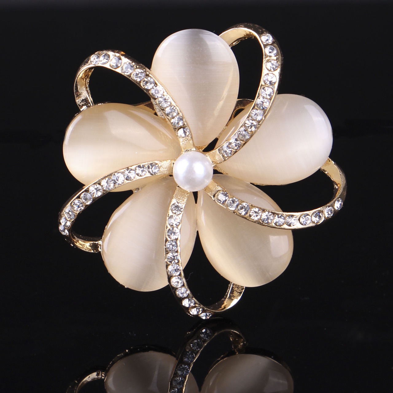 High-end Korean style diamond brooch Pearl cat eye corsage clothing accessories