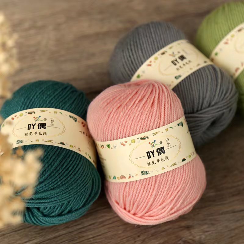 Wool Yarn Medium Thickness Wholesale Handmade DIY Crochet Knitting Needles Scarf Sweater Material Kit Worsted