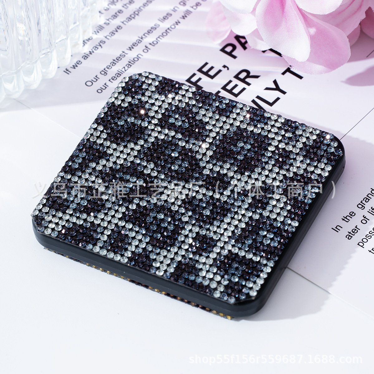 Espejo de maquillaje portátil de moda con incrustaciones de diamantes de imitación Espejo de maquillaje Regalo Espejo cuadrado plegable portátil Espejo plegable de doble cara de mano lote